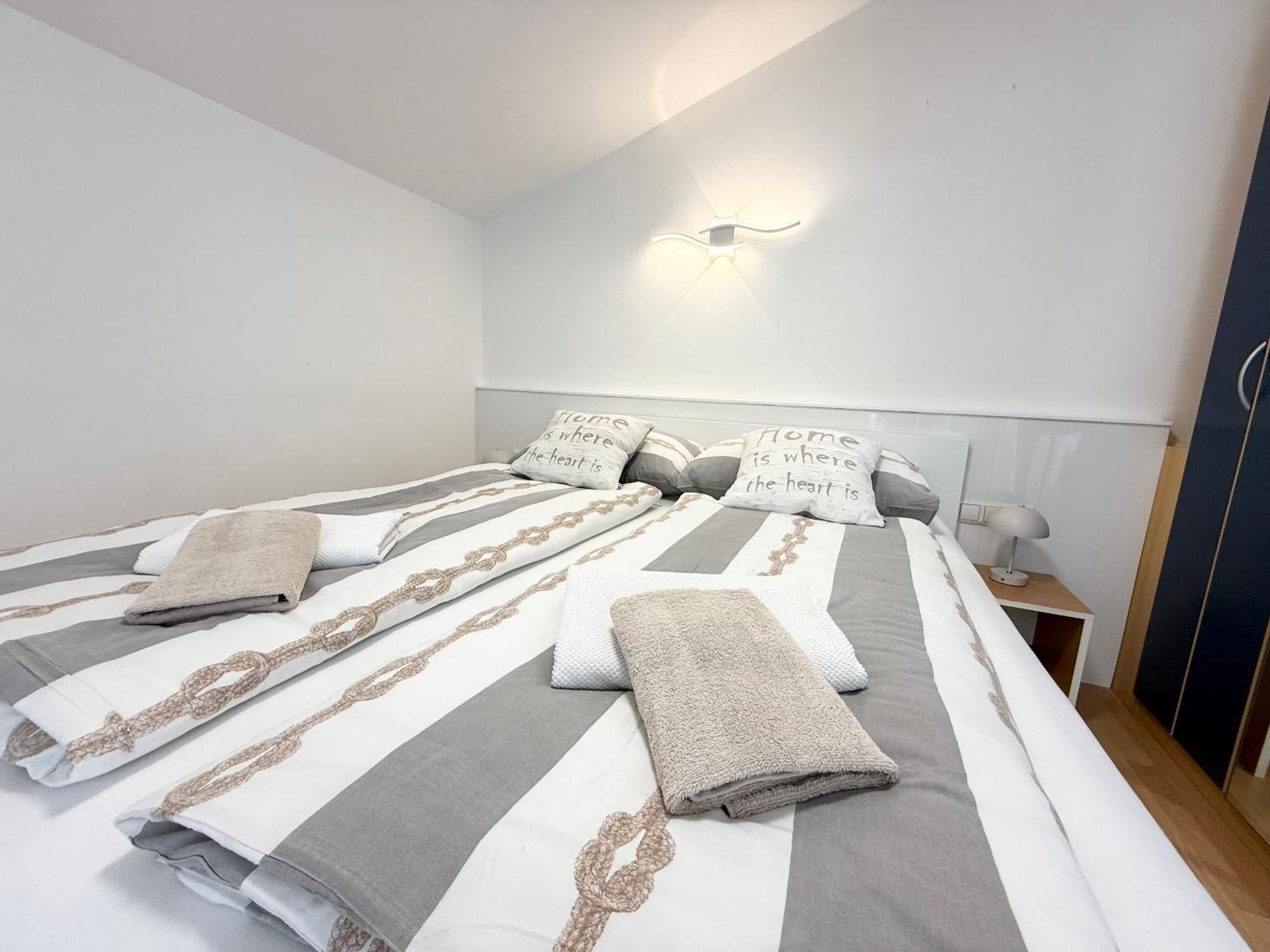 Apartments Antic 1 Пьешчана-Увала Экстерьер фото